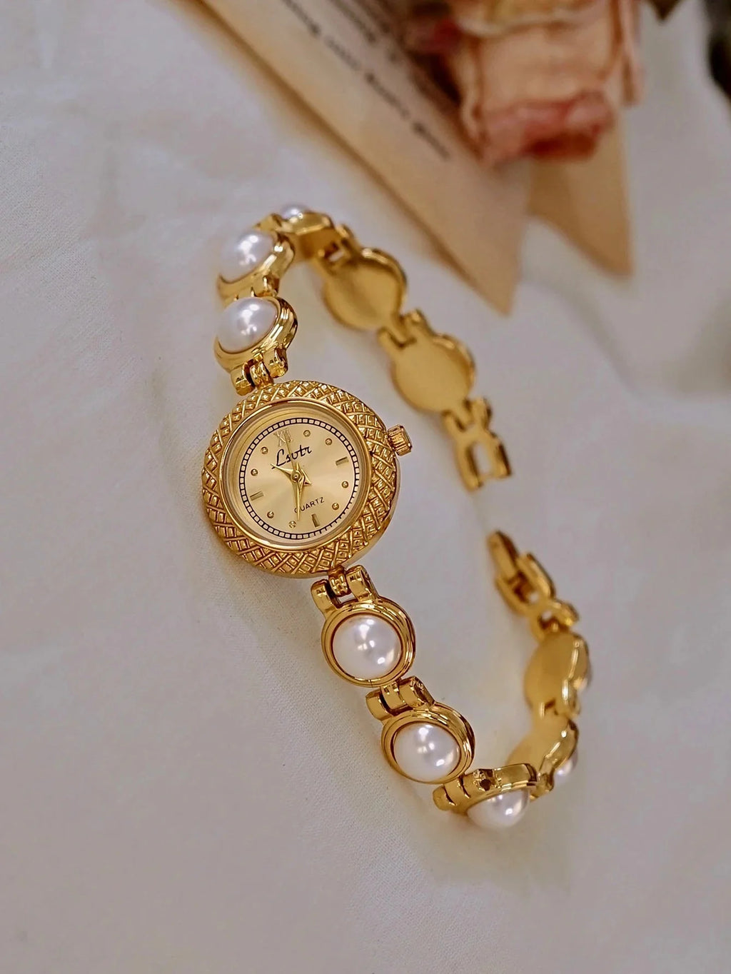Anara Pearl Watch