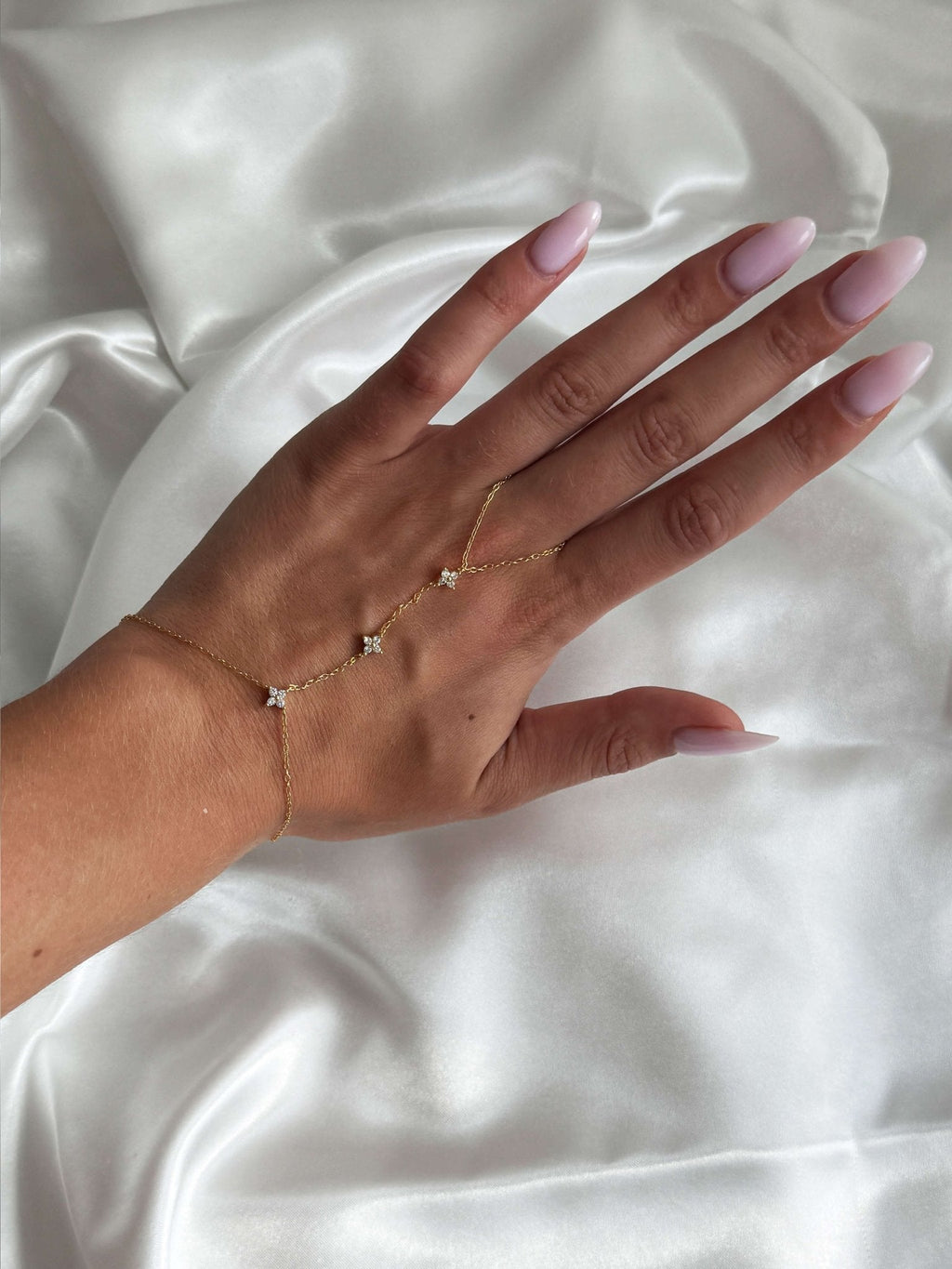 Cora Flower Rhinestone Handchain