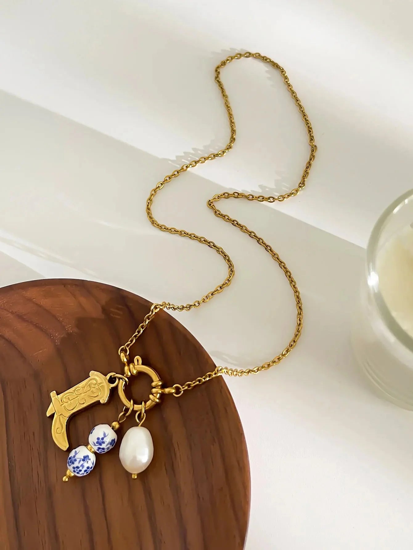 Cristy Pendant Pearl Necklace