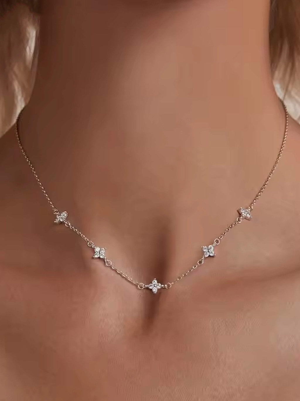 Dina Flower Zirconia Necklace