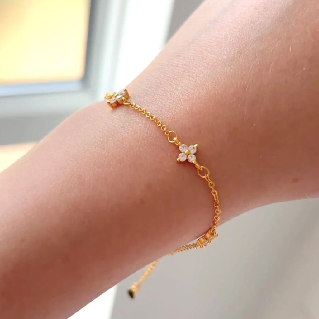 Dina Rhinestone Flower Chain Bracelet