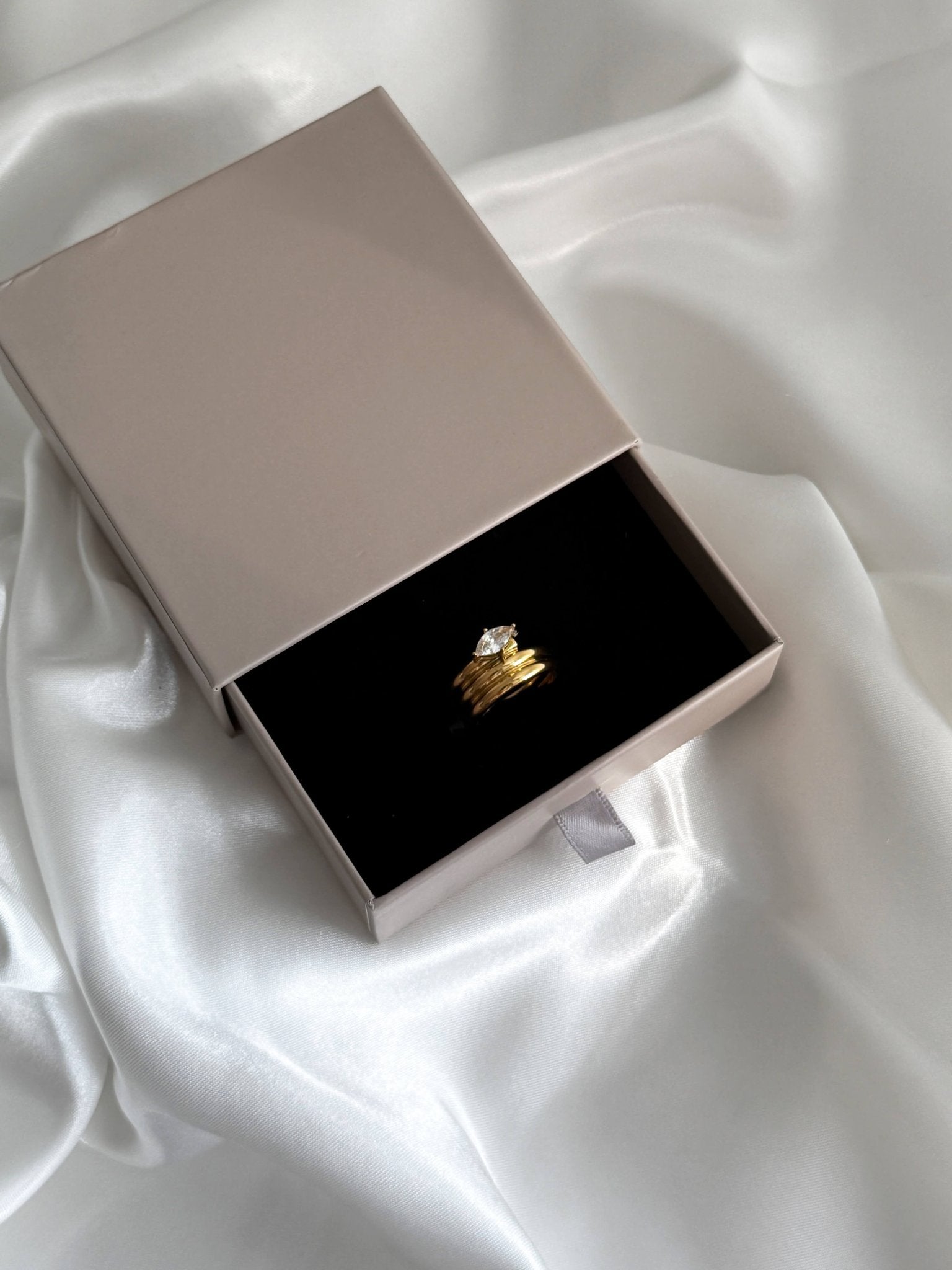 Elowen Zirconia Band Ring