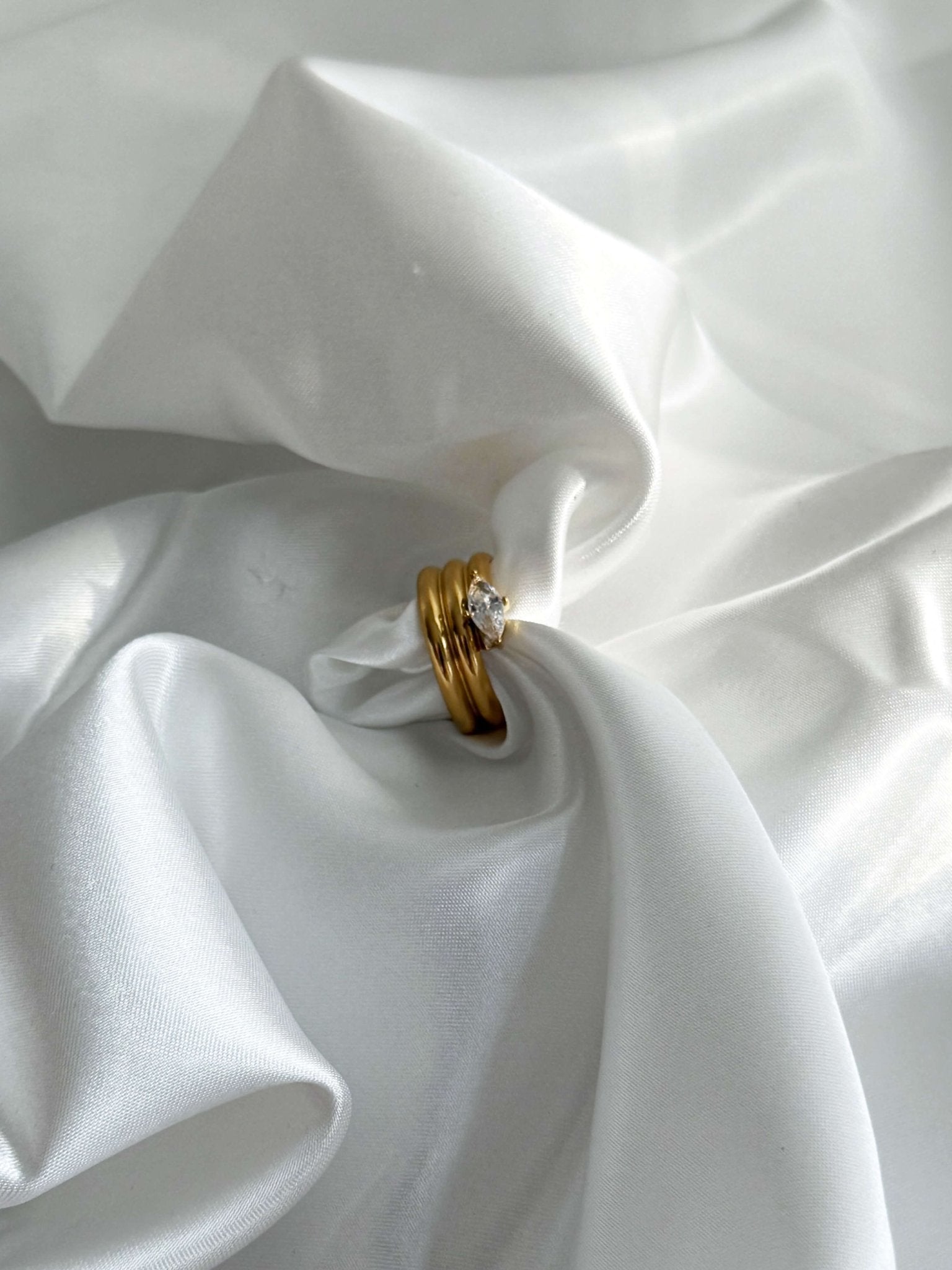 Elowen Zirconia Band Ring