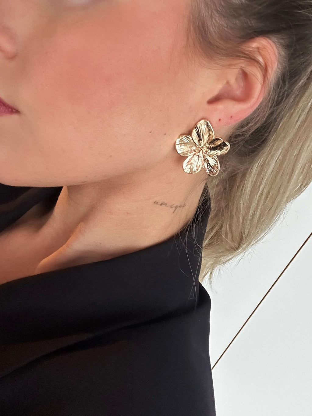 Lea Flower Statement Earrings