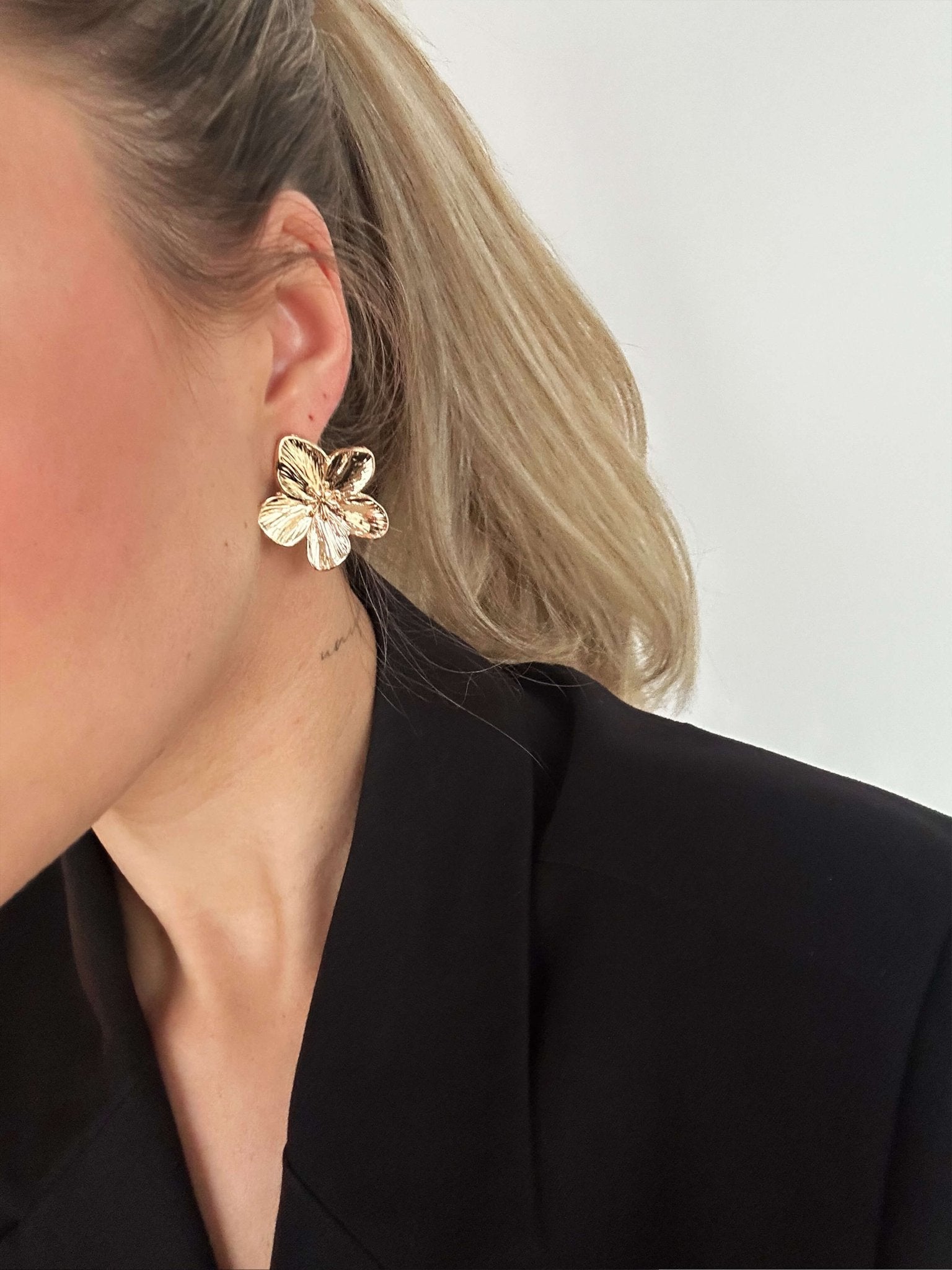 Lea Flower Statement Earrings