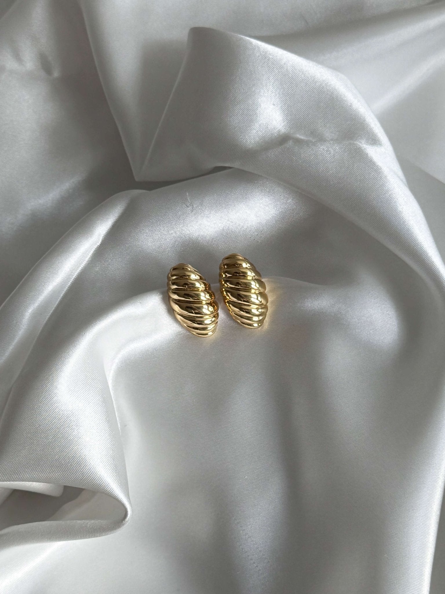 Maya Twisted Shell Earrings