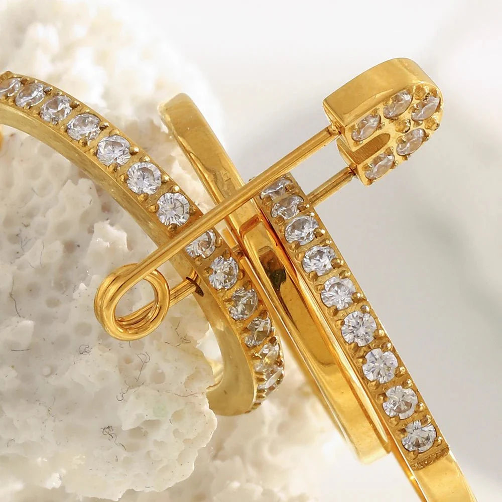 Monica Pinned Zirconia Ring