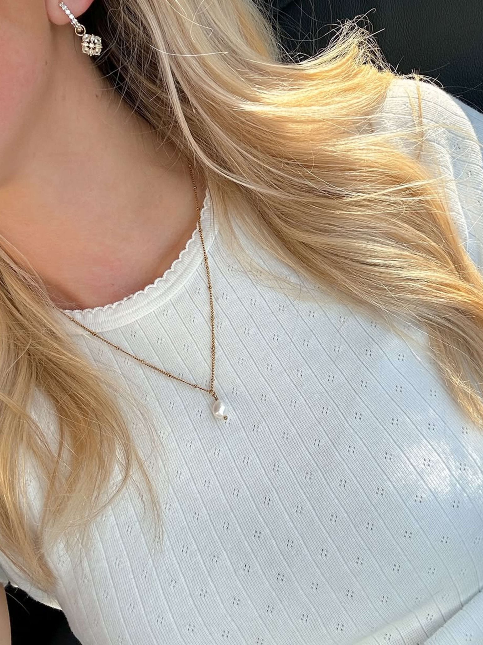 Reina Pearl Pendant Necklace