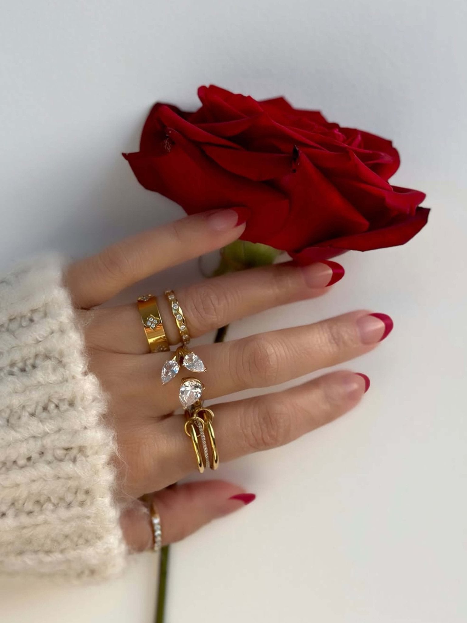Serrah Heart Rhinestone Band Ring