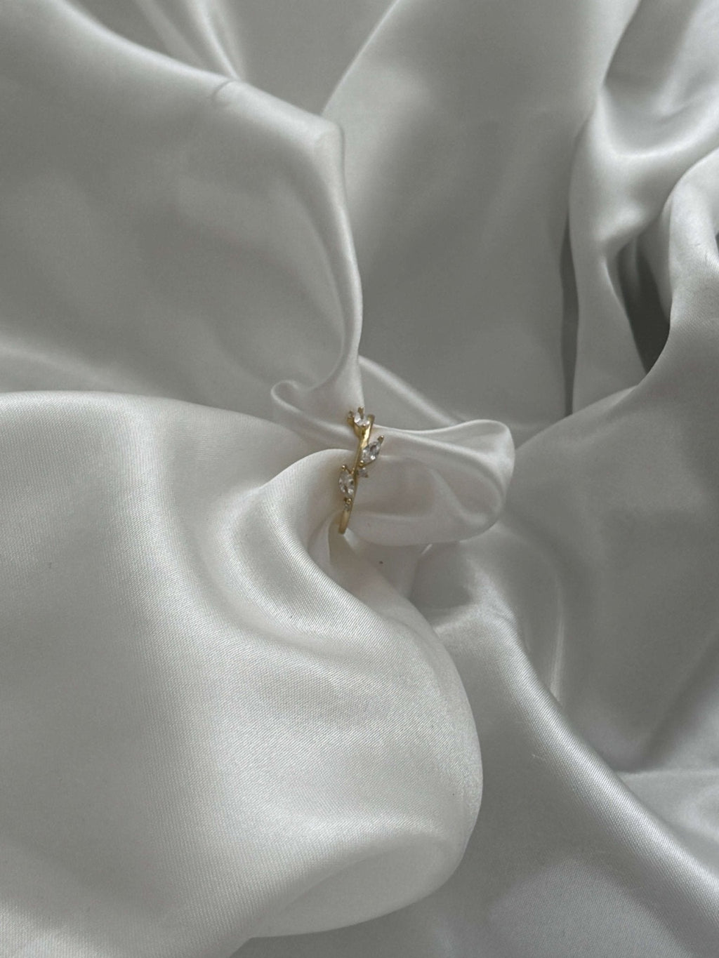 Vanya Leaf Zirconia Band Ring