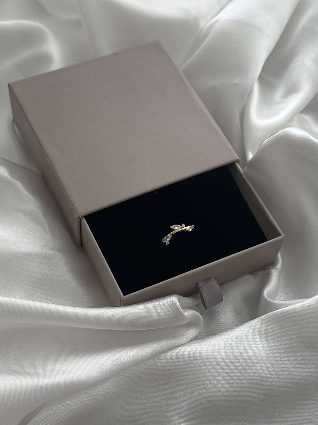 Vanya Leaf Zirconia Band Ring